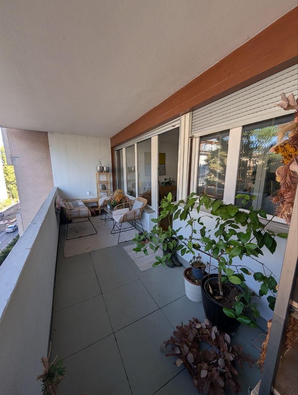 Grand balcon aménagé